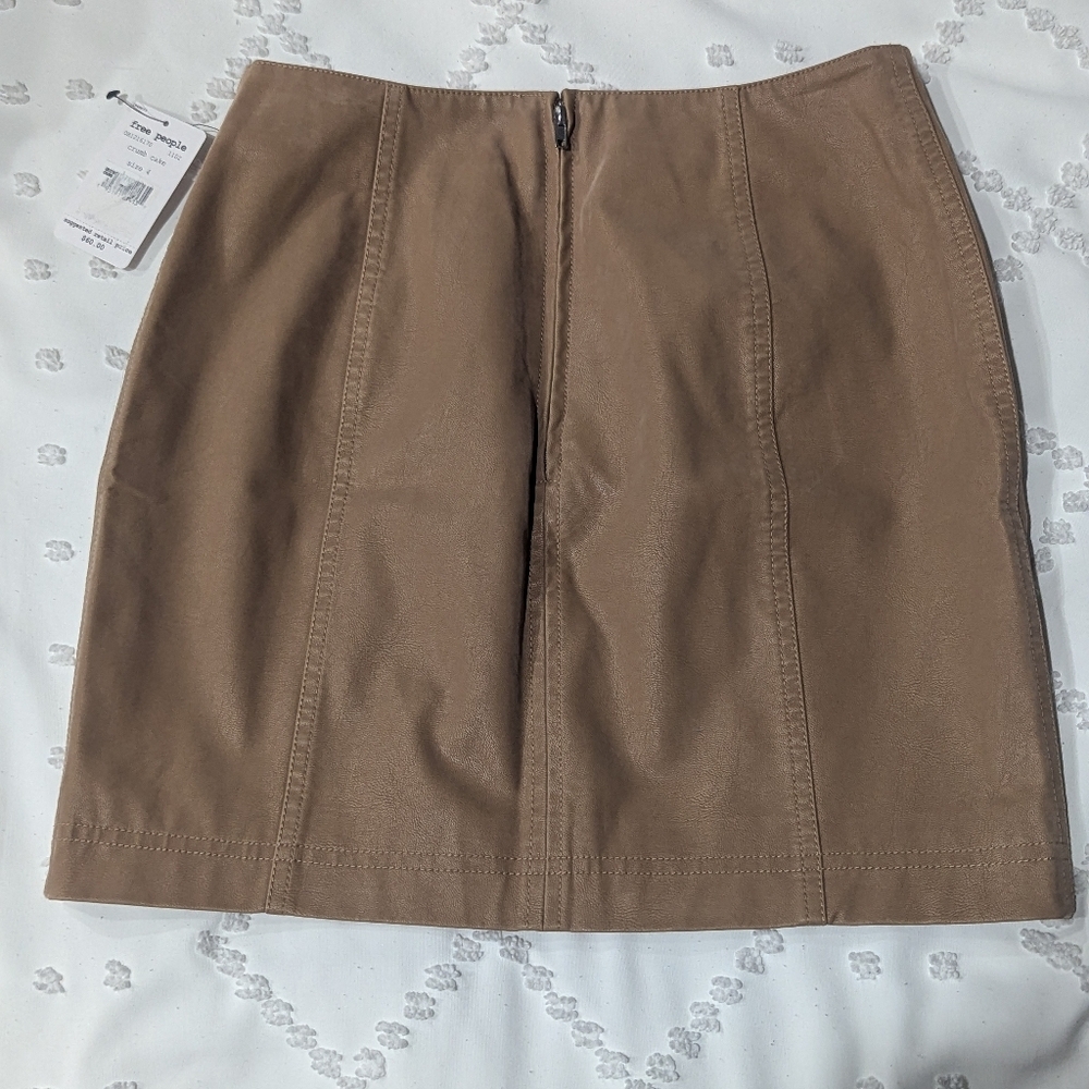 Free People Brown (Crumb Cake) Faux Suede Mini Skirt Sz 4 - Picture 11 of 11